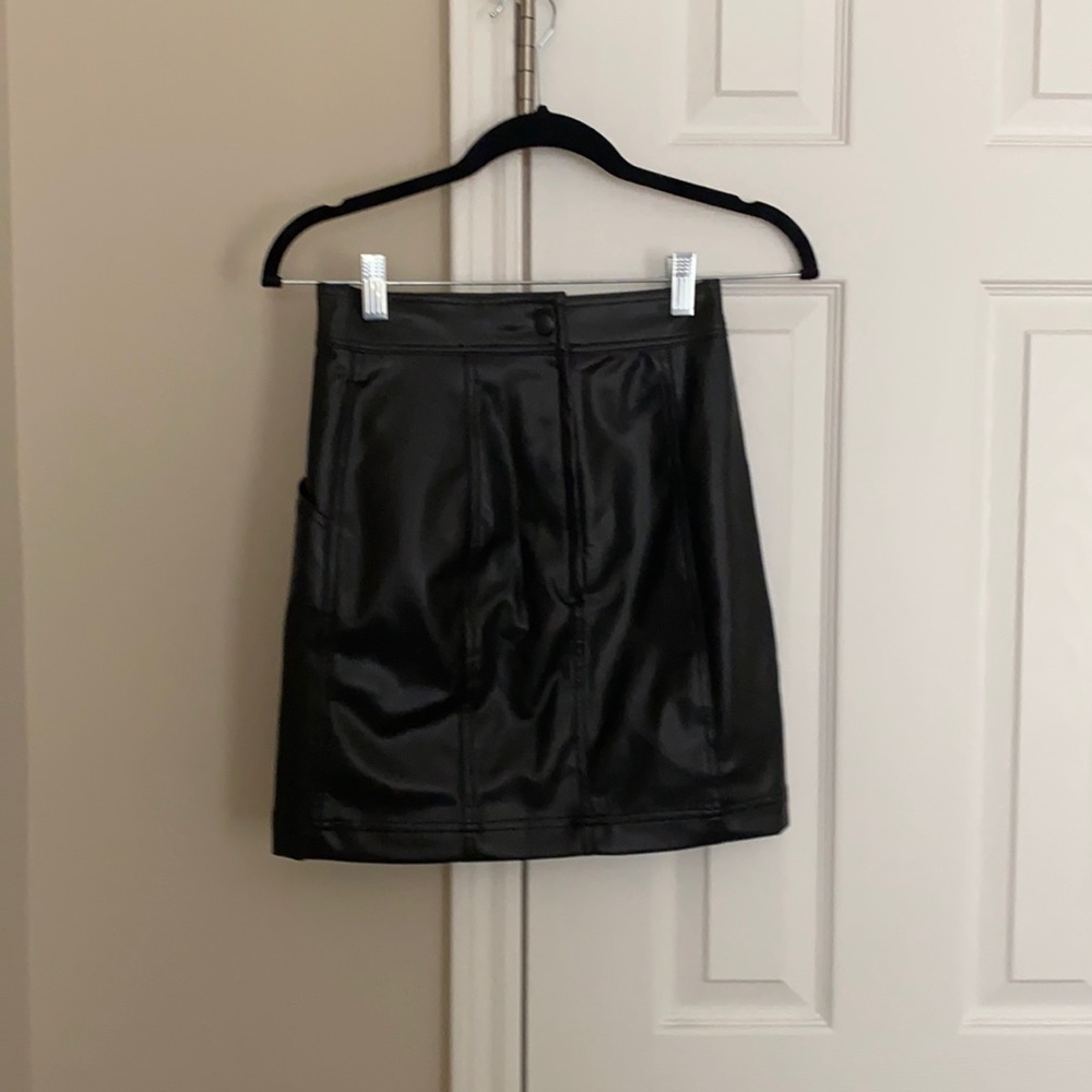 H&M faux leather skirt. Size 2 NWT